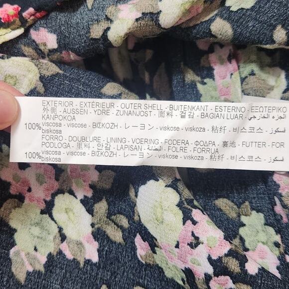 ZARA NWT Navy Floral Design buttons on back Puff Sleeves Top XS - Picture 9 of 9